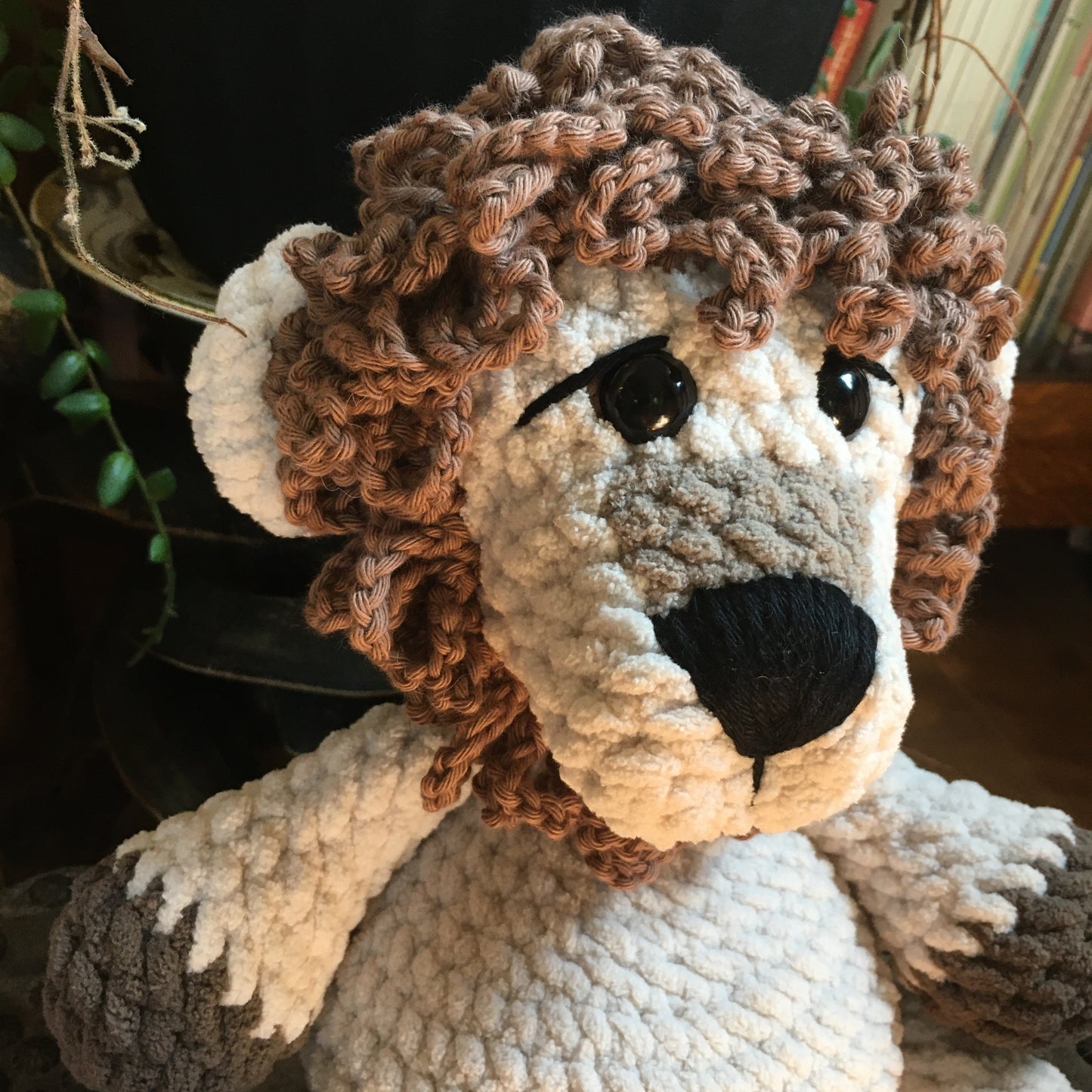 LE ROI LÉON - LION BLANC à grosse bedaine, peut être personnalisé en toutou de naissance