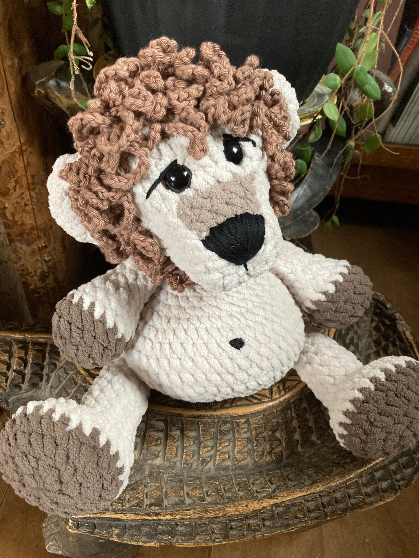 LE ROI LÉON - LION BLANC à grosse bedaine, peut être personnalisé en toutou de naissance