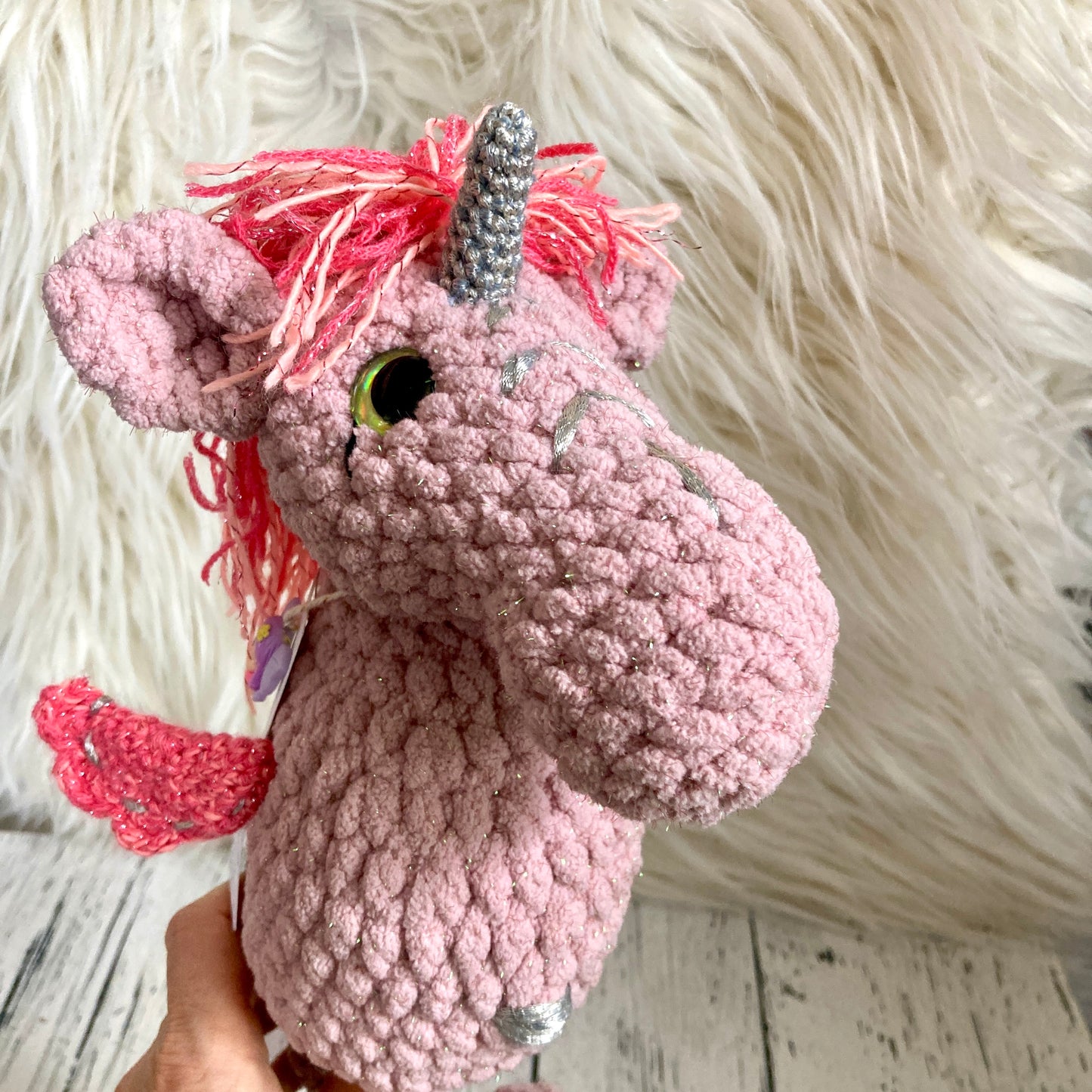 LA LILICORNE SCINTILLANTE, la petit licorne des mers aux jolies couleurs rose scintillantes (977)