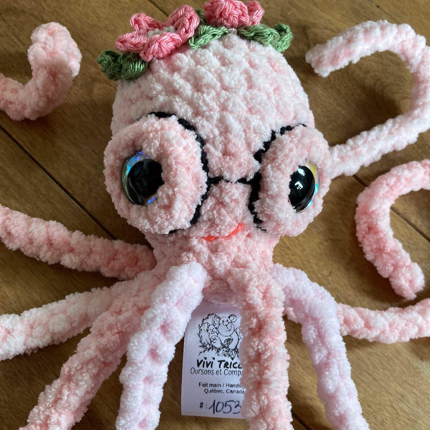 OLLIE LA PIEUVRE Rose bébé - Amigurumi HOCHET avec MAGNIFIQUES YEUX IRIDESCENTS OR (#1053)