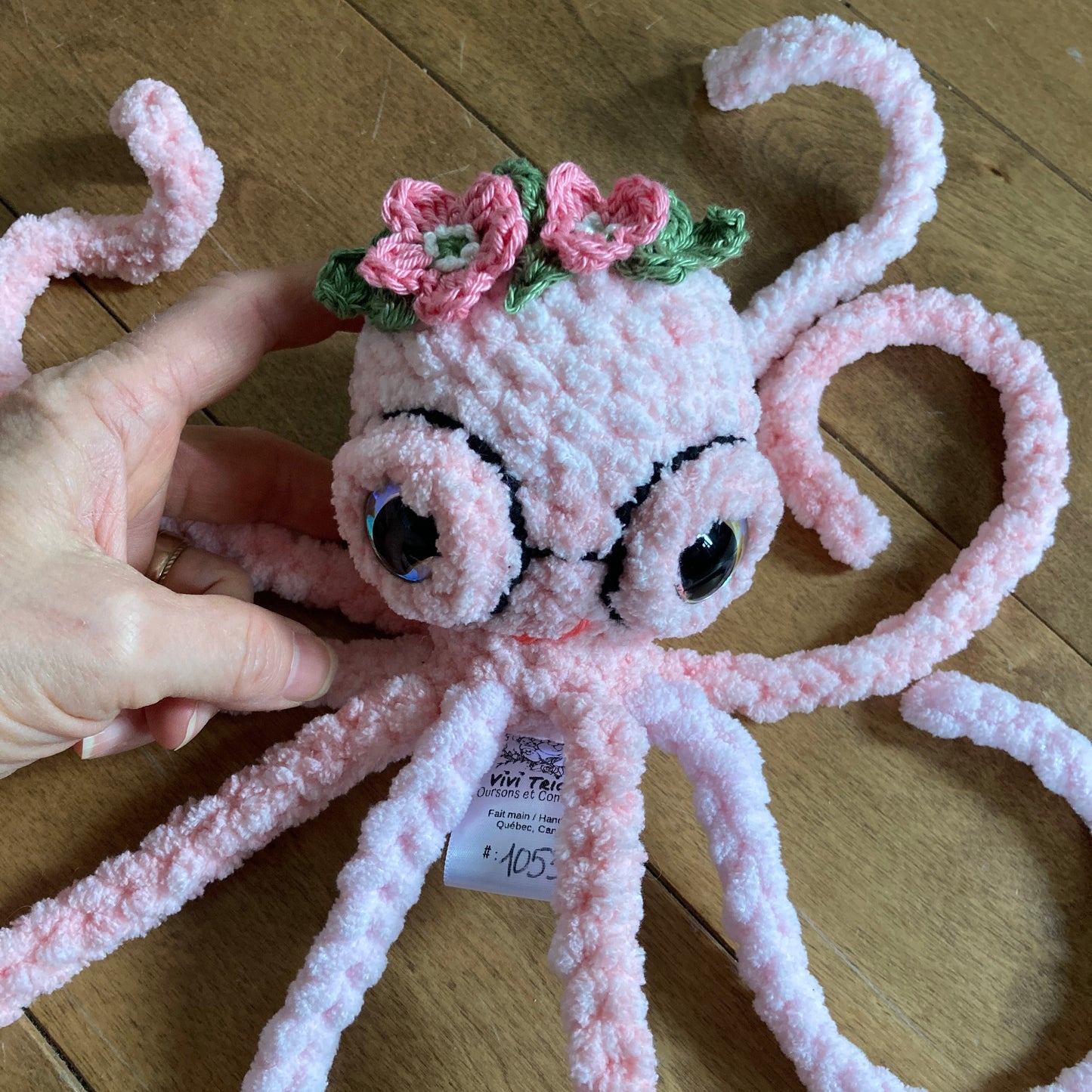 OLLIE LA PIEUVRE Rose bébé - Amigurumi HOCHET avec MAGNIFIQUES YEUX IRIDESCENTS OR (#1053)
