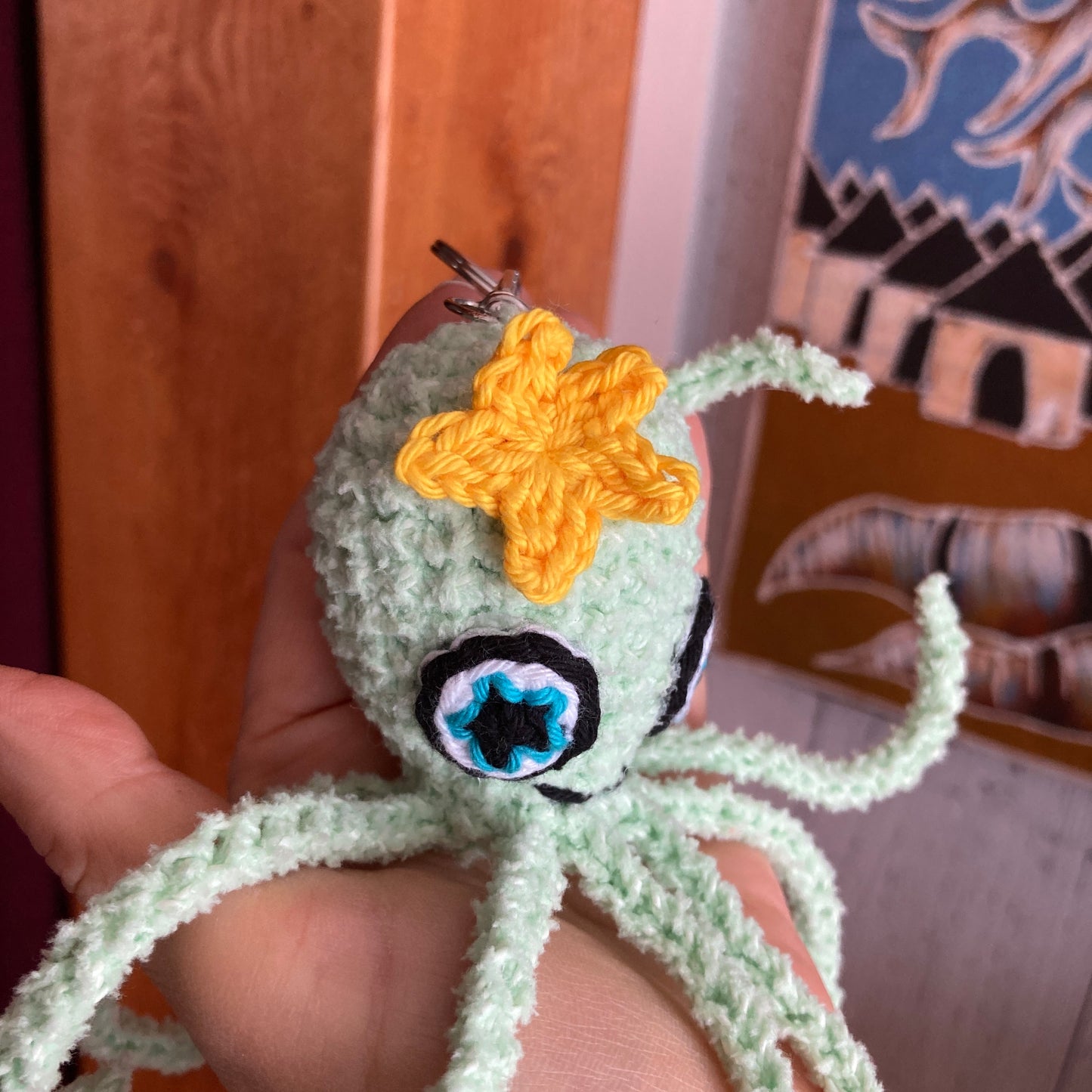 PORTE-CLÉS MINI OLLIE LA PIEUVRE VERTE - Amigurumi qui BRILLE DANS LE NOIR