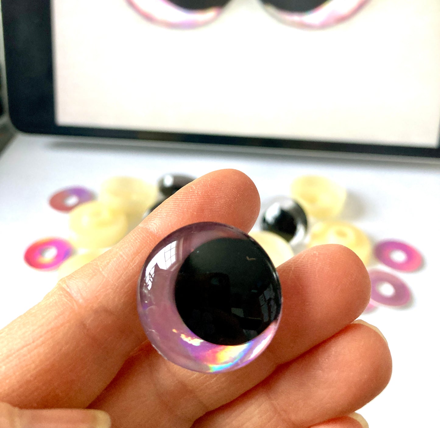 YEUX 3D DEMI-LUNE Rose light - 14mm - 16mm - 18mm - 20mm -25mm - 30mm - 35mm