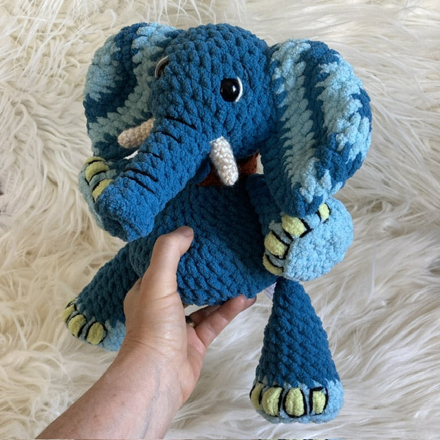 AKILI L’ÉLÉPHANT TURQUOISE à grosse bedaine - peut être personnalisé en PELUCHE DE NAISSANCE