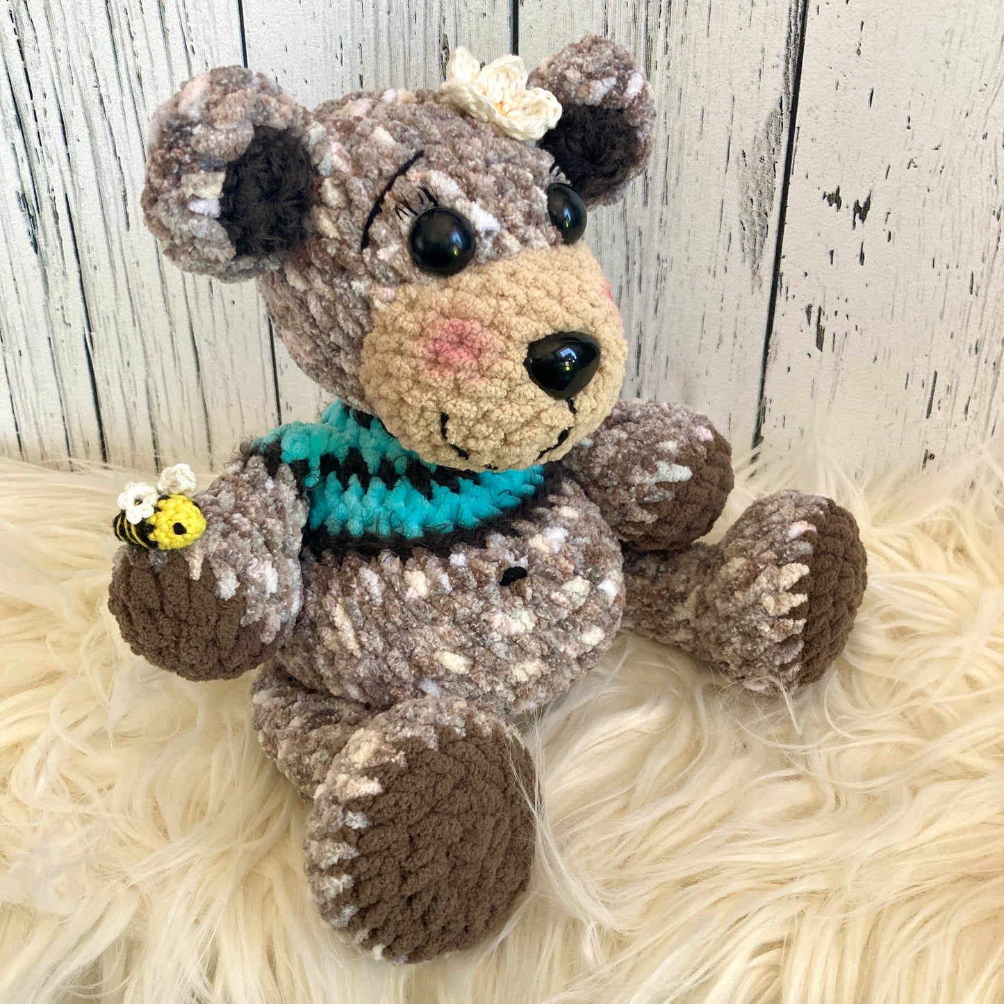MINNIE L’OURSON - chocolat, crème et turquoise - peut être personnalisé en PELUCHE DE NAISSANCE
