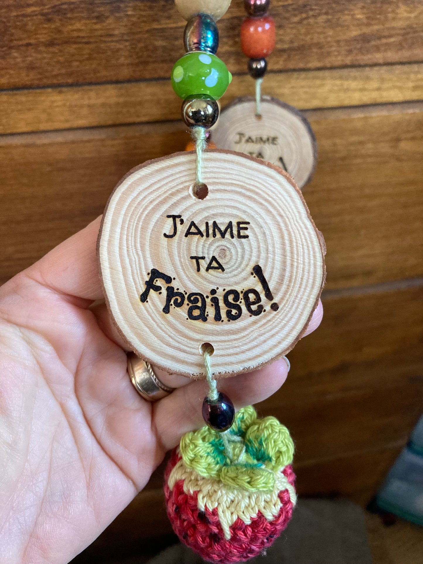 SUSPENSION - J’AIME TA FRAISE