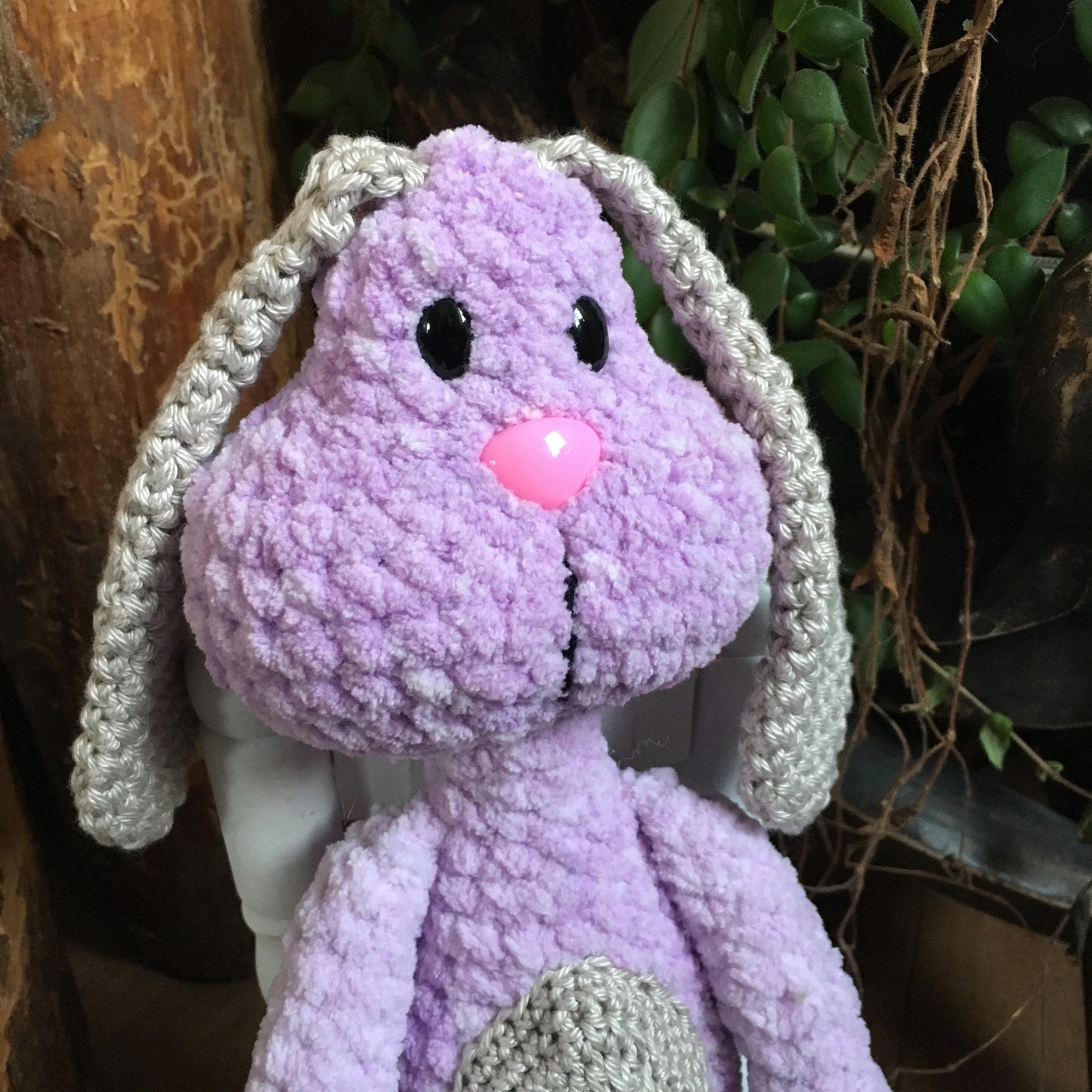 PERLIN PINPIN le lapin Squeeze-it aux oreilles tombantes- Lilas et beige (#886)
