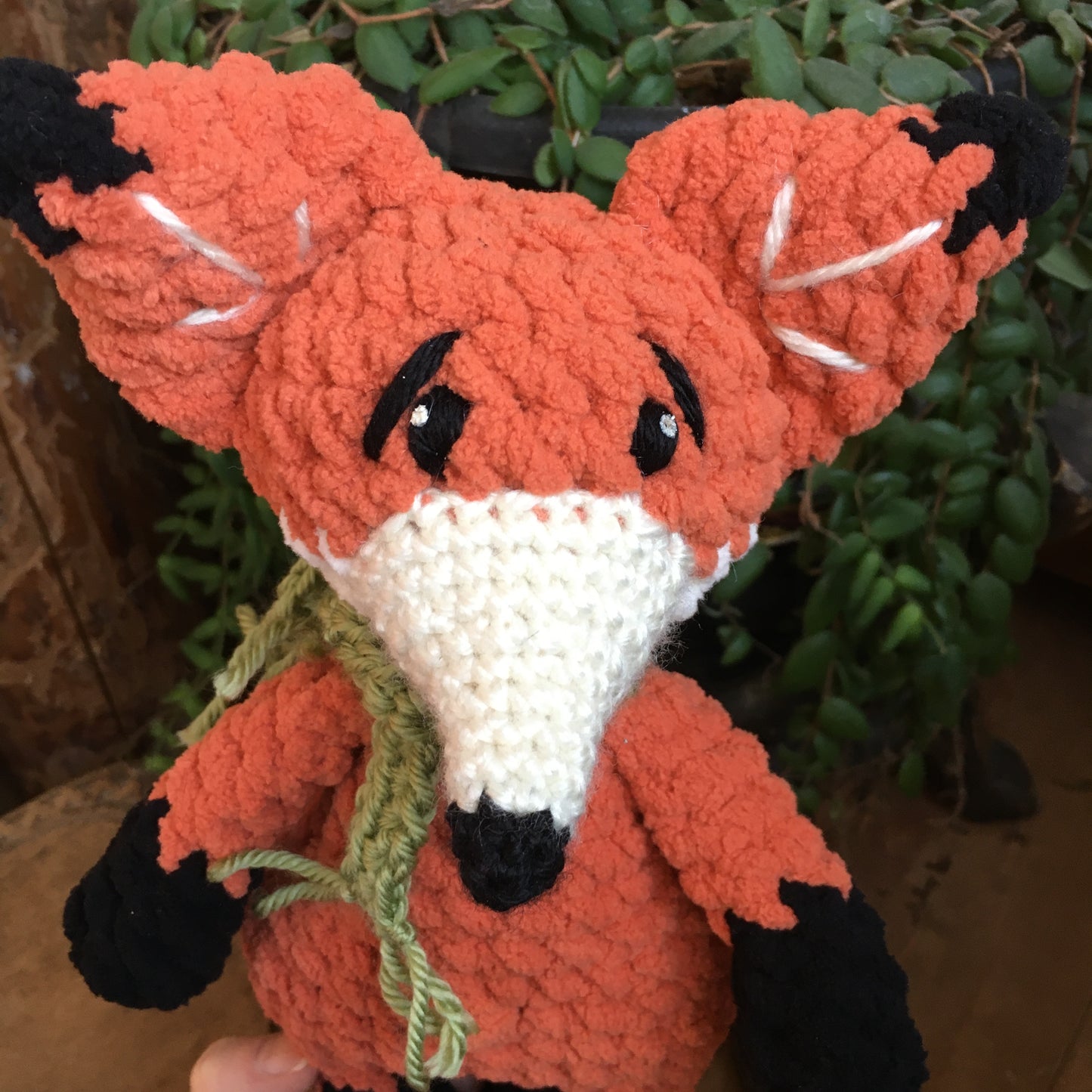 RENARDO le petit renard roux aux yeux brodés