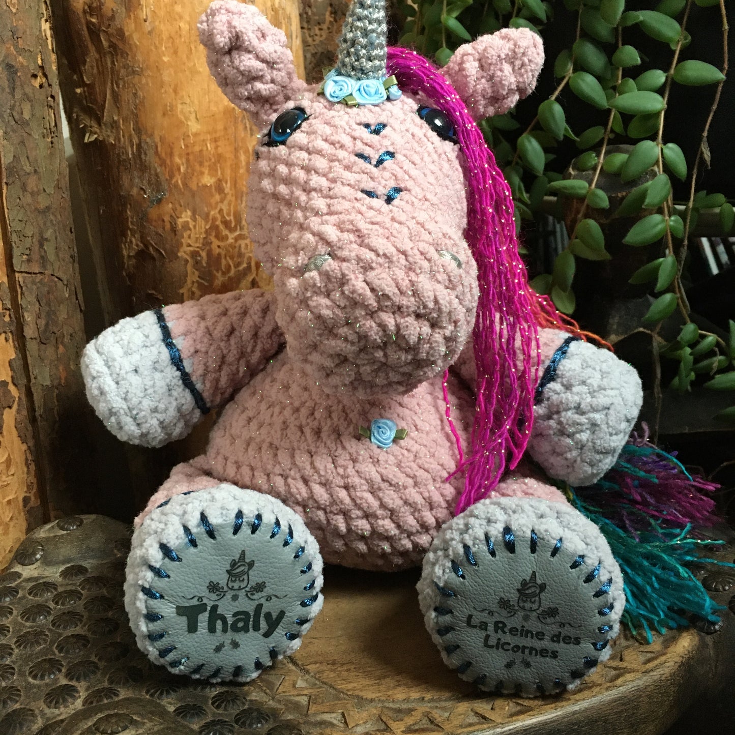 LÉNA LA LICORNE BLING-BLING À COIFFER aux couleurs scintillantes rose et beige, cadeau unique très girly, Peut être personnalisée en TOUTOU DE NAISSANCE