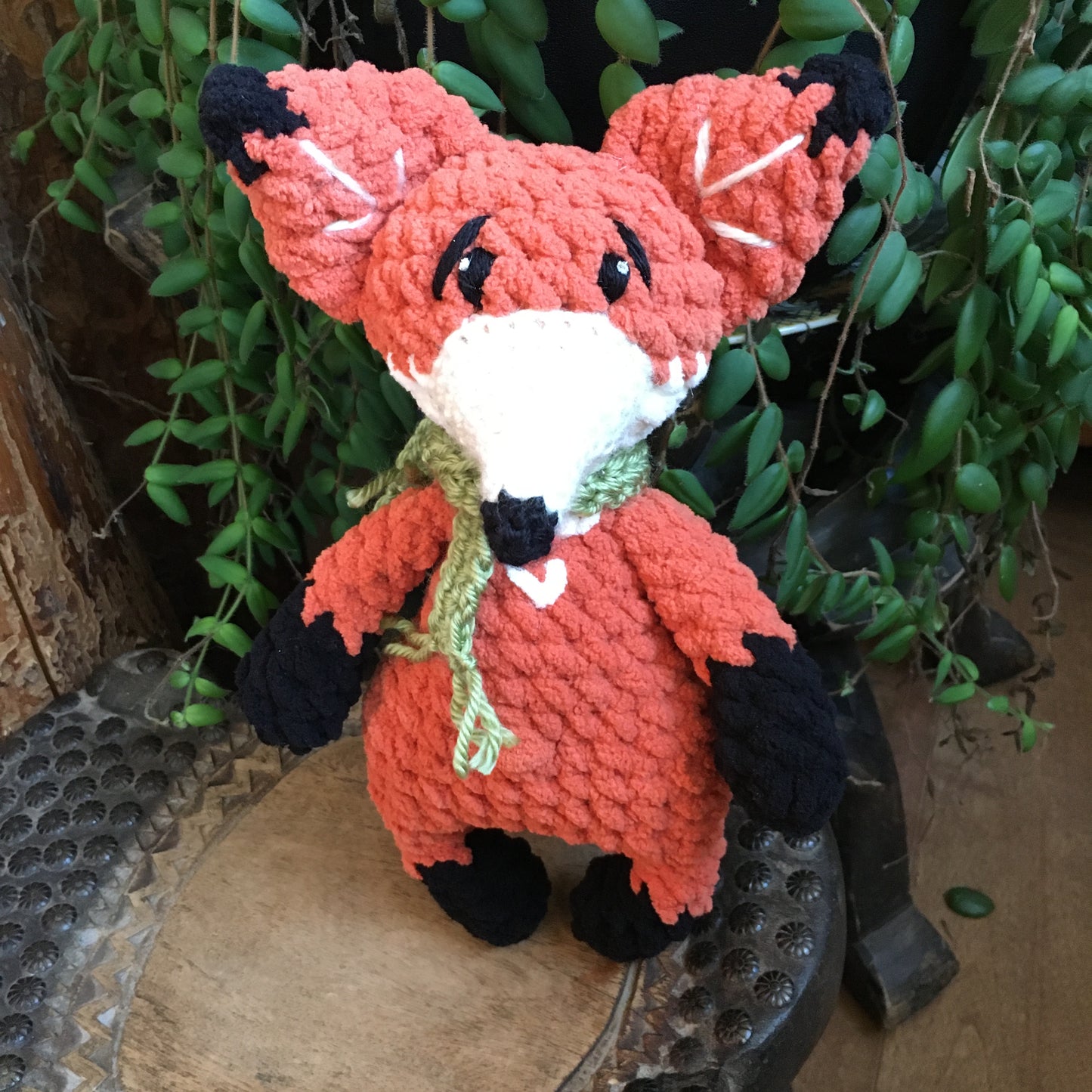 RENARDO le petit renard roux aux yeux brodés