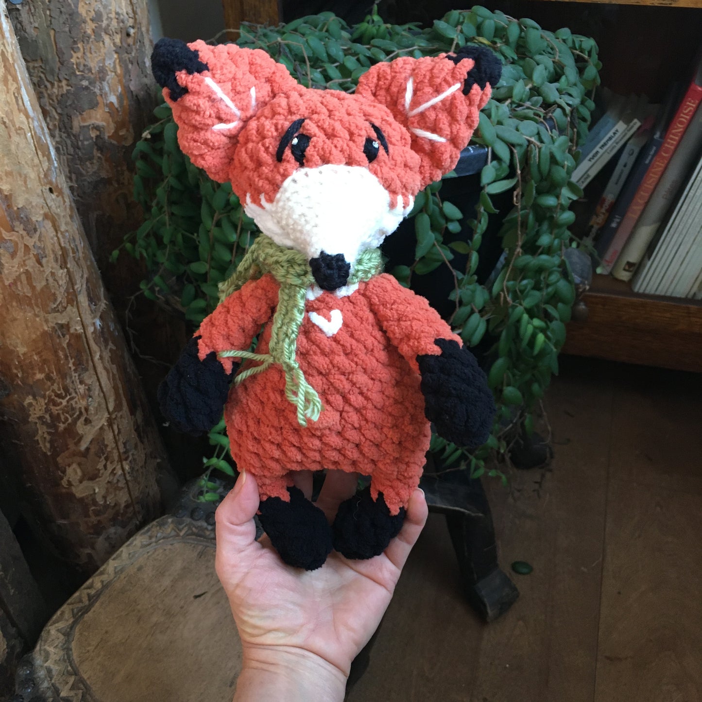 RENARDO le petit renard roux aux yeux brodés