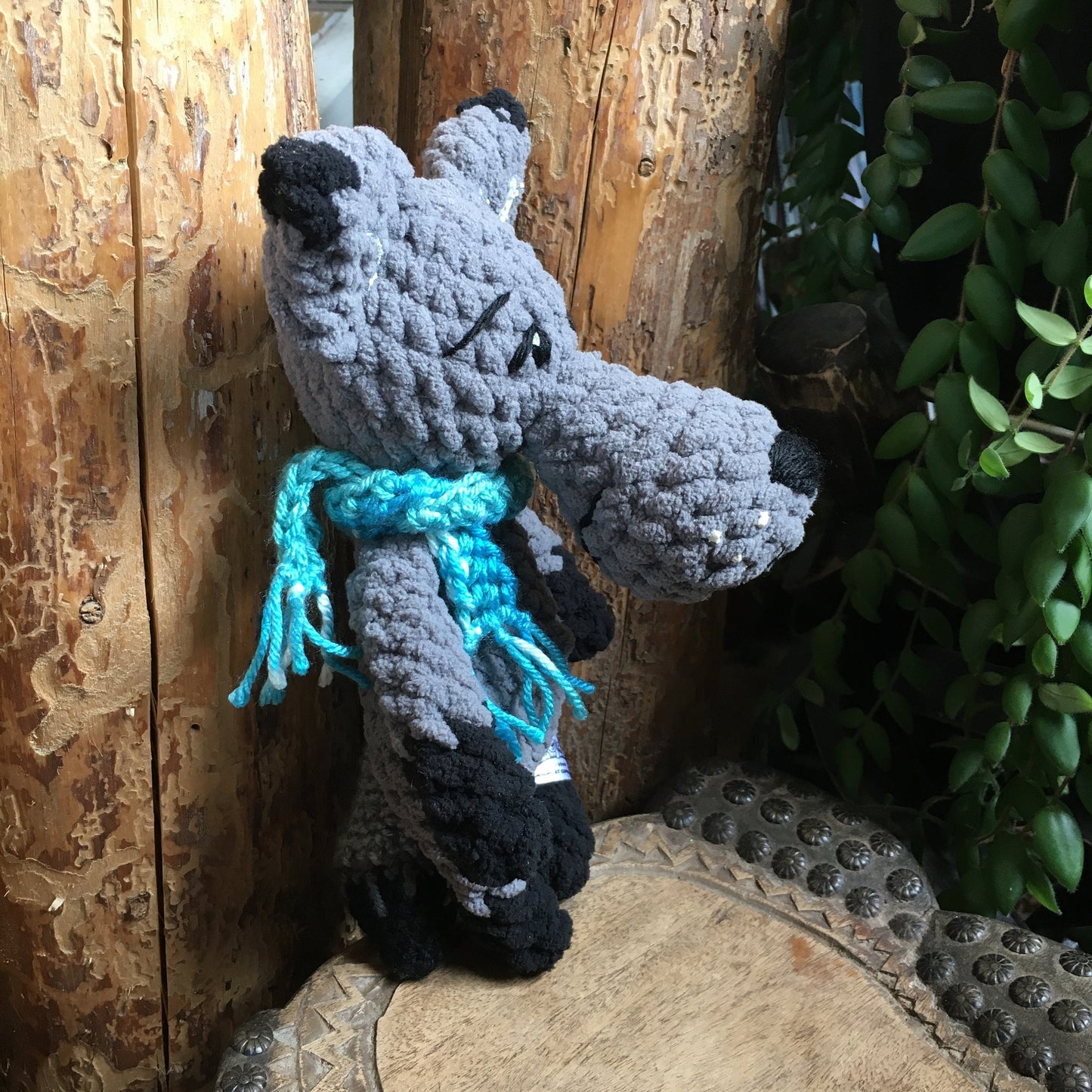 MIKALOUP le petit loup gris