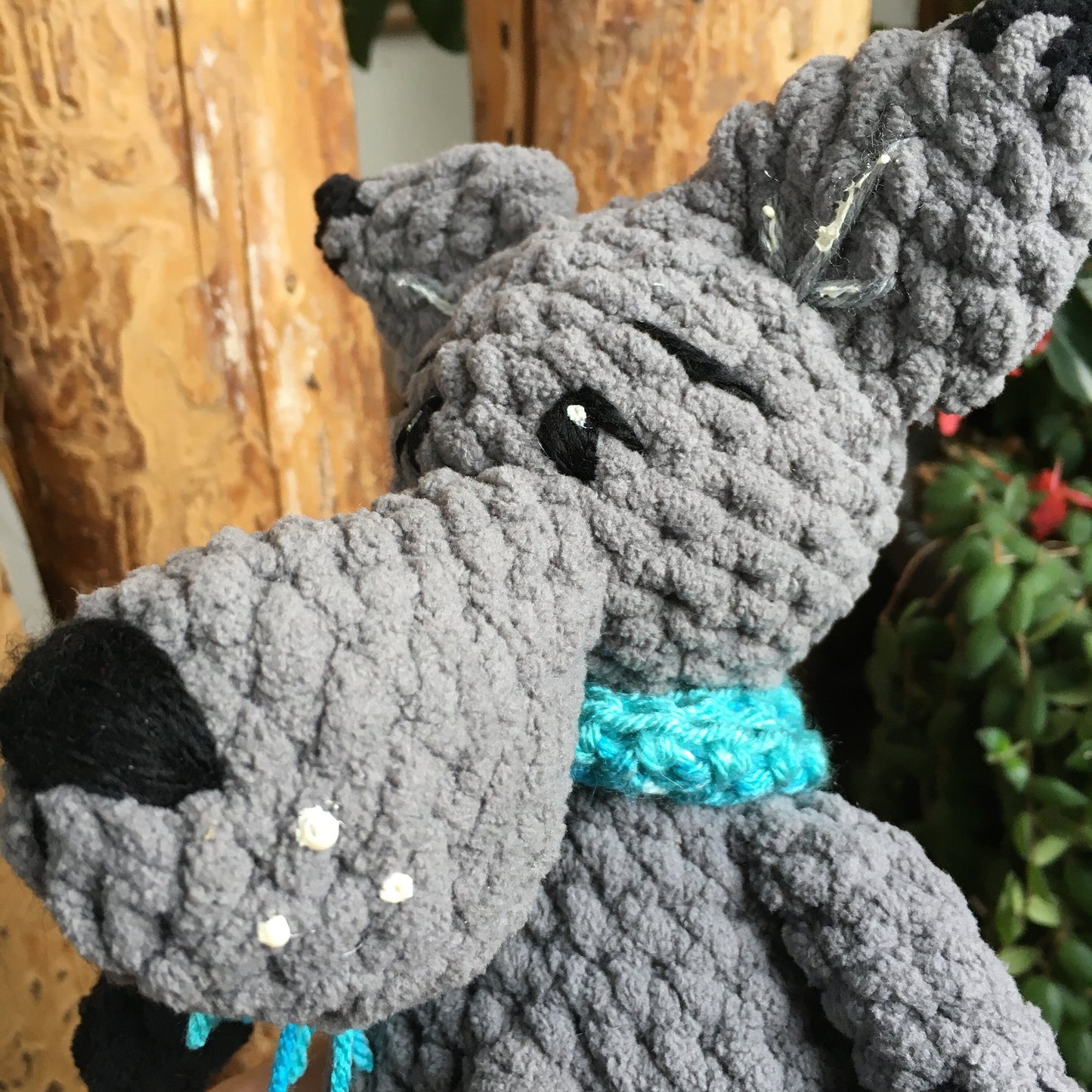 MIKALOUP le petit loup gris