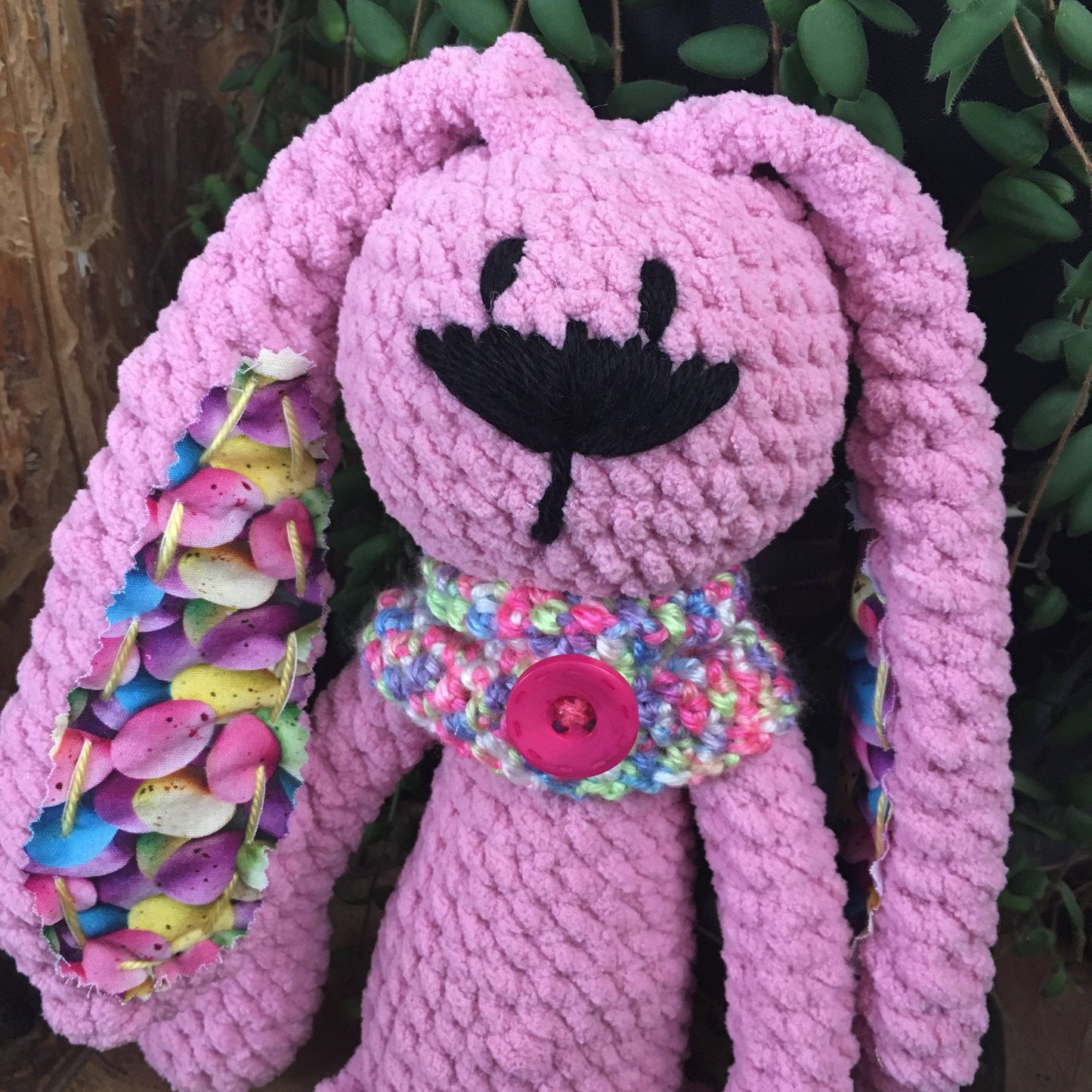 *The pink RABBIT with long legs and long ears, the ideal gift for Easter, can be personalized in born plushie