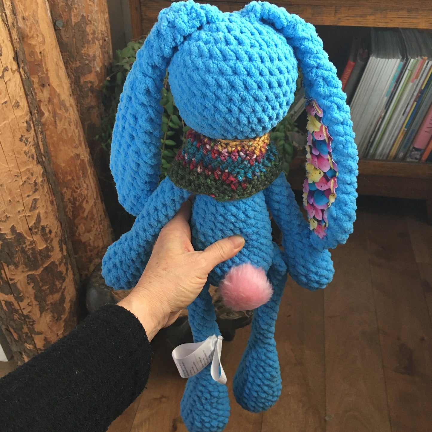 Le LAPIN bleu aux longues pattes et longues oreilles, le cadeau idéal pour Pâques, Peut être personnalisé en TOUTOU DE NAISSANCE
