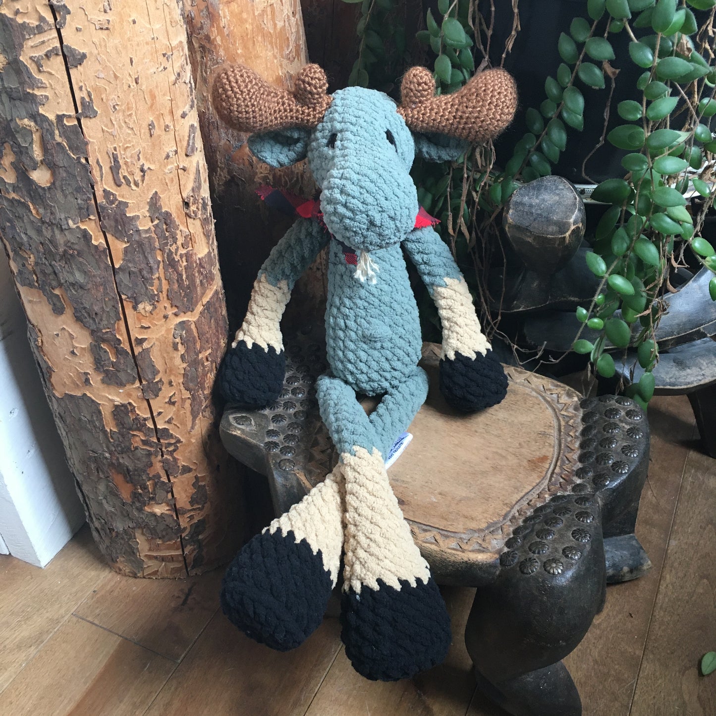 Jack le NONORIGNAL couleur vert fumé, avec yeux sécuritaire, la peluche orignal style lumberjack, Peut être personnalisé en TOUTOU DE NAISANCE