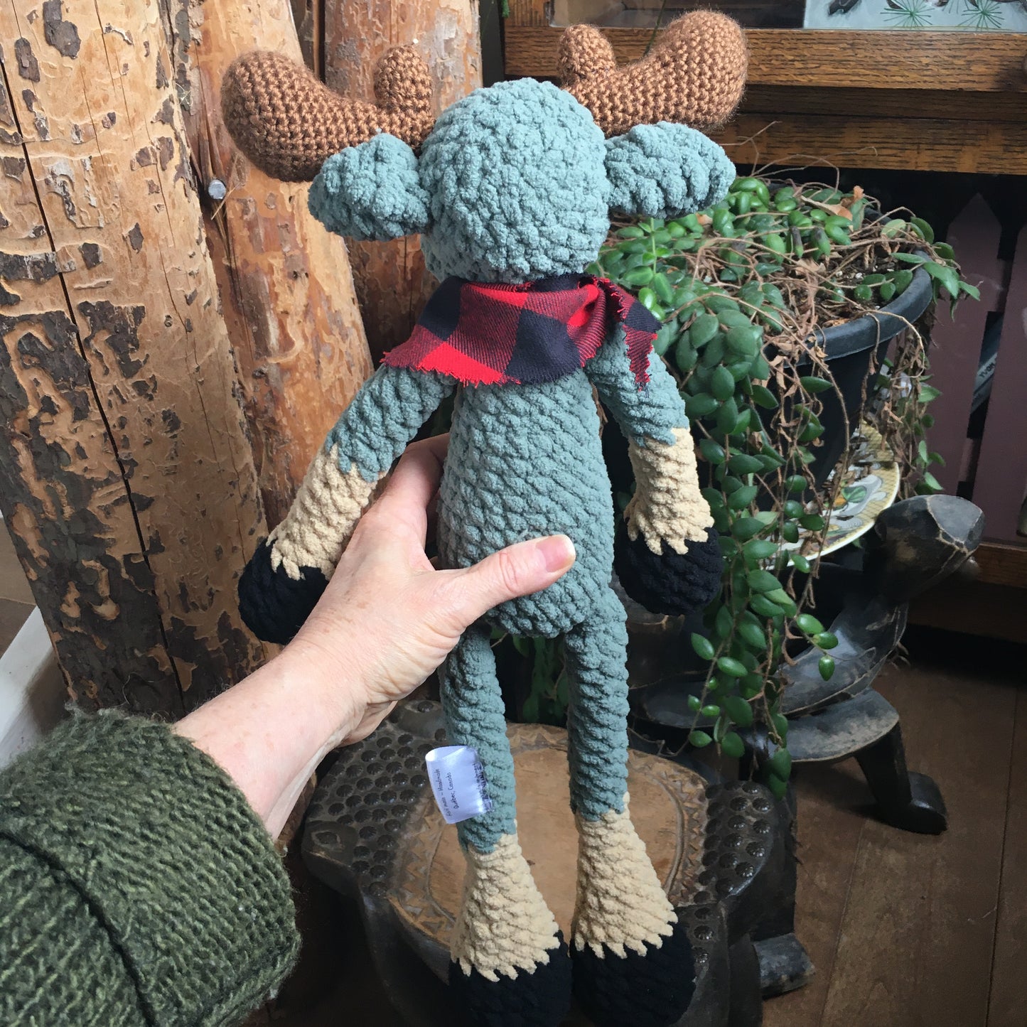 Jack le NONORIGNAL couleur vert fumé, avec yeux sécuritaire, la peluche orignal style lumberjack, Peut être personnalisé en TOUTOU DE NAISANCE