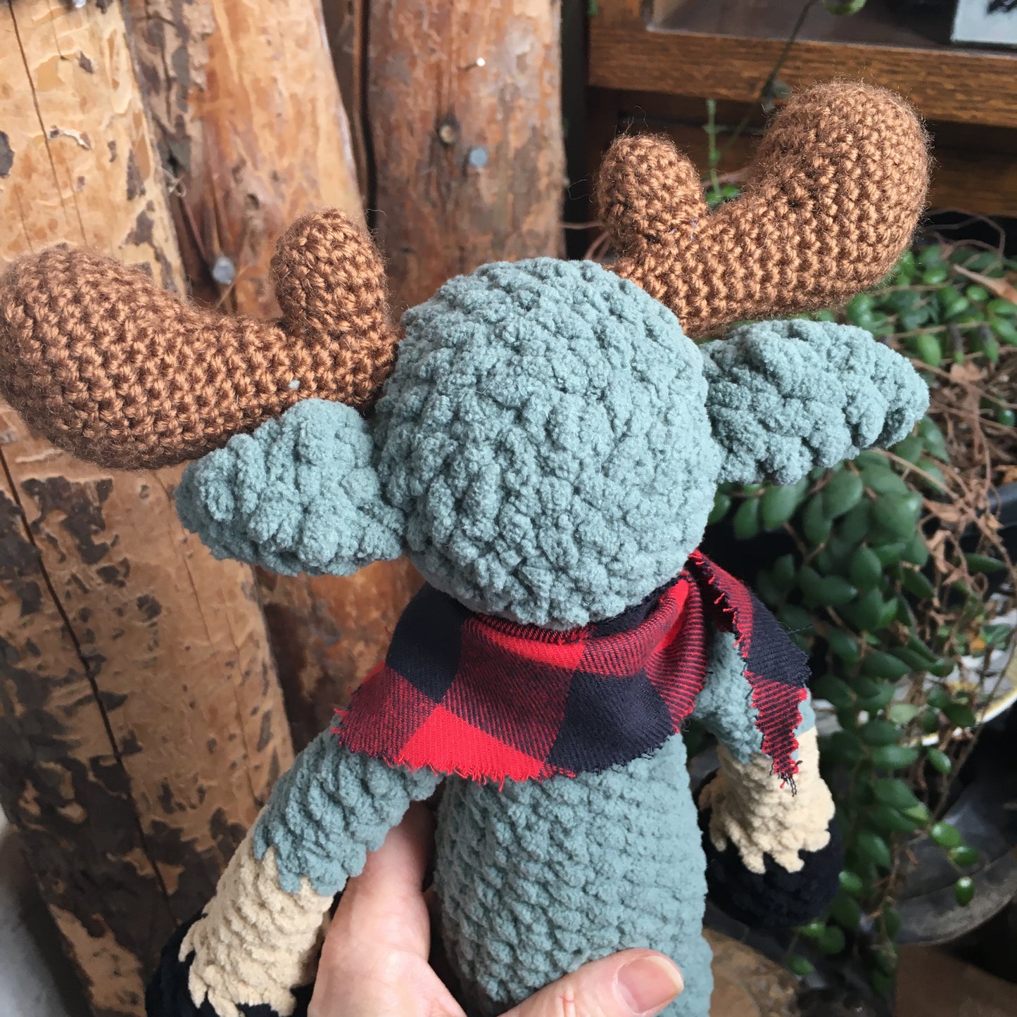 Jack le NONORIGNAL couleur vert fumé, avec yeux sécuritaire, la peluche orignal style lumberjack, Peut être personnalisé en TOUTOU DE NAISANCE
