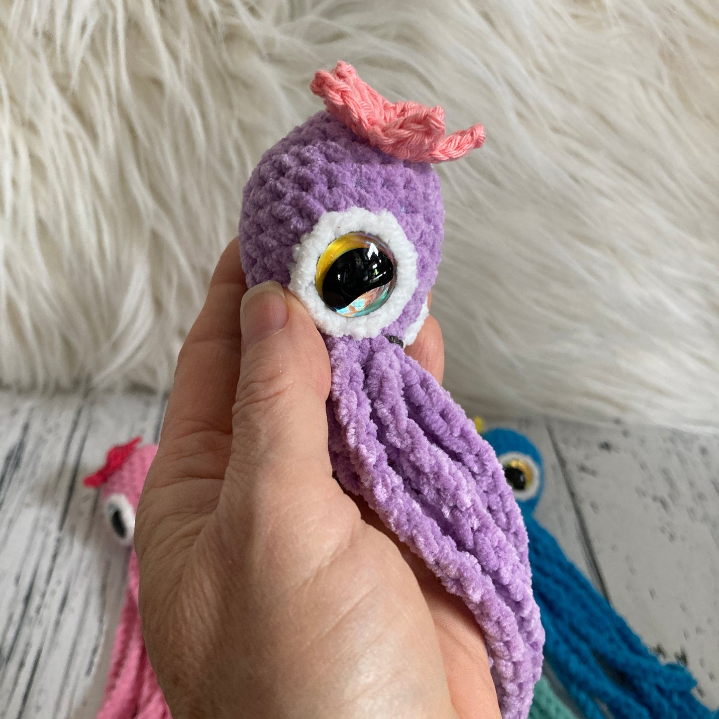 MINI OLLIE LA PIEUVRE Darling Lilas - Amigurumi HOCHET avec MAGNIFIQUES YEUX IRIDESCENTS ROSE (#1067)