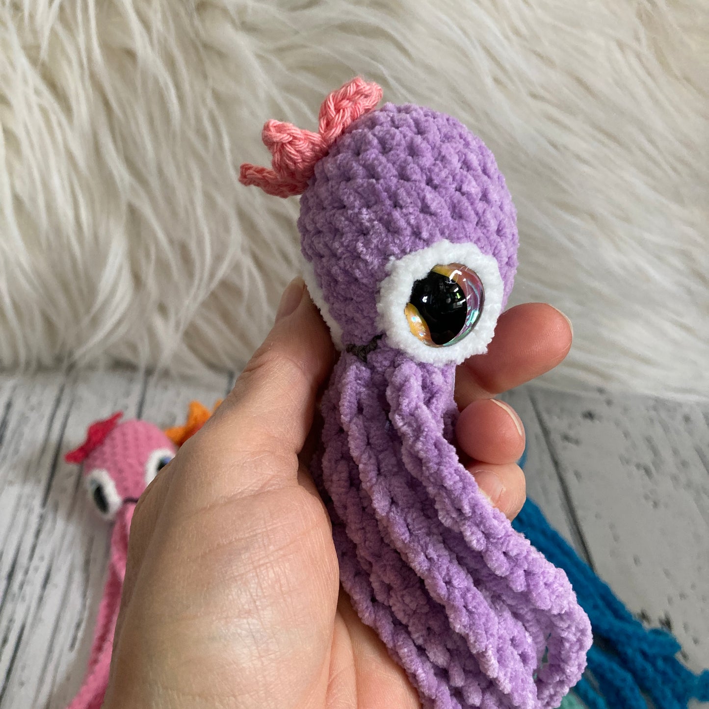 MINI OLLIE LA PIEUVRE Darling Lilas - Amigurumi HOCHET avec MAGNIFIQUES YEUX IRIDESCENTS ROSE (#1067)