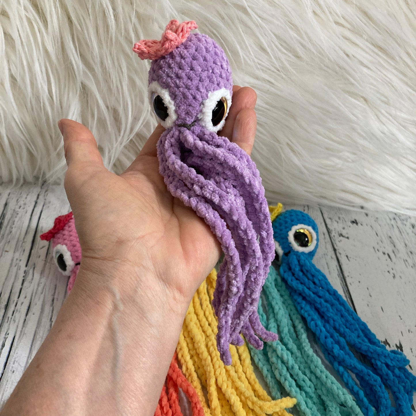 MINI OLLIE LA PIEUVRE Darling Lilas - Amigurumi HOCHET avec MAGNIFIQUES YEUX IRIDESCENTS ROSE (#1067)