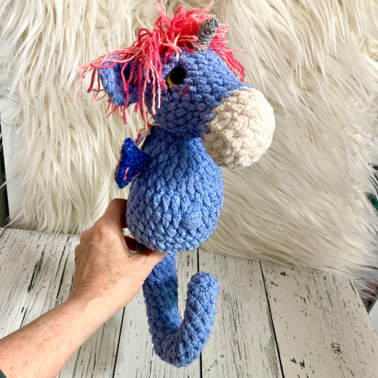 LA LILICORNE SCINTILLANTE, la petit licorne des mers aux jolies couleurs bleues scintillantes (978)