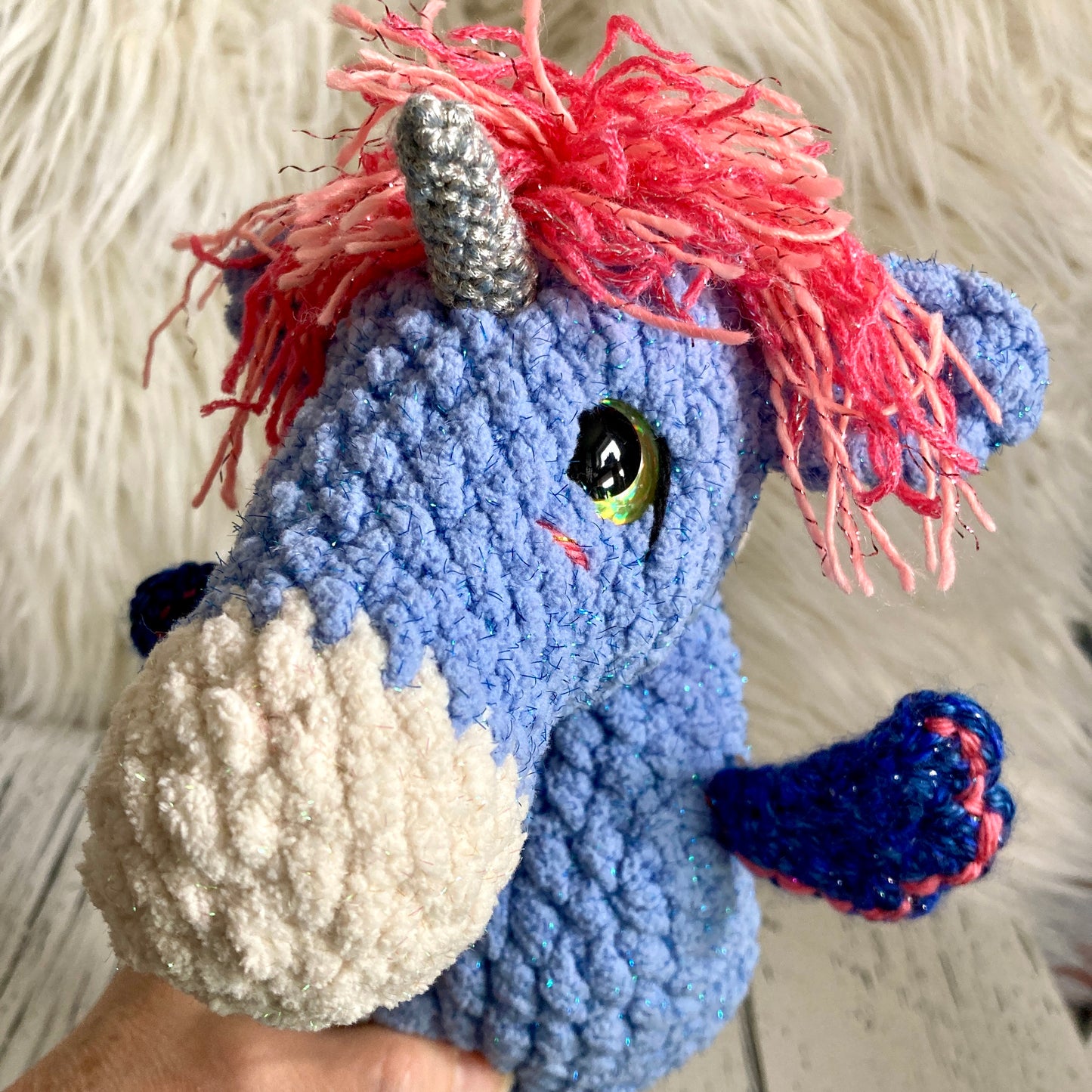 LA LILICORNE SCINTILLANTE, la petit licorne des mers aux jolies couleurs bleues scintillantes (978)