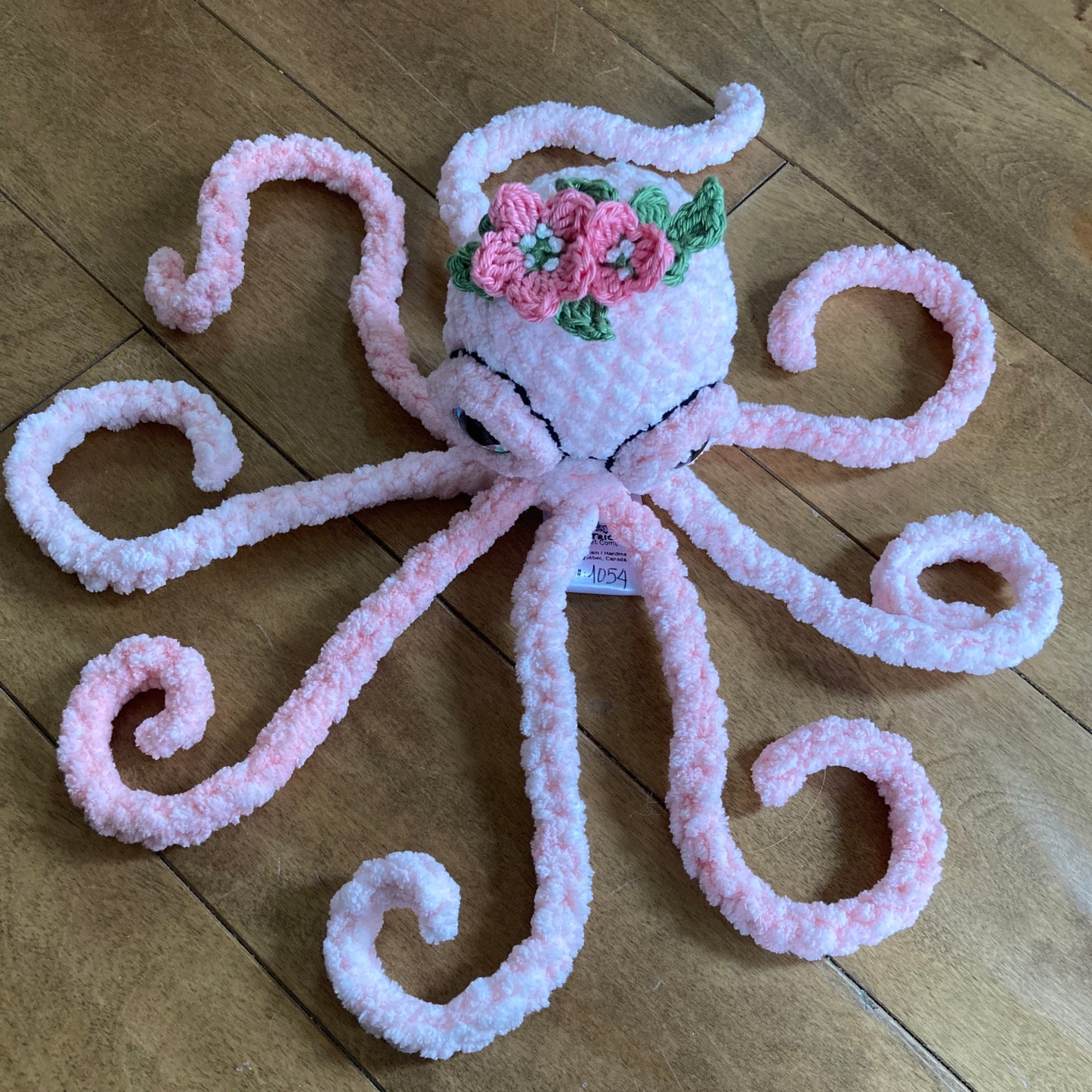 OLLIE LA PIEUVRE Rose bébé - Amigurumi HOCHET avec MAGNIFIQUES YEUX IRIDESCENTS BLEU (#1054)