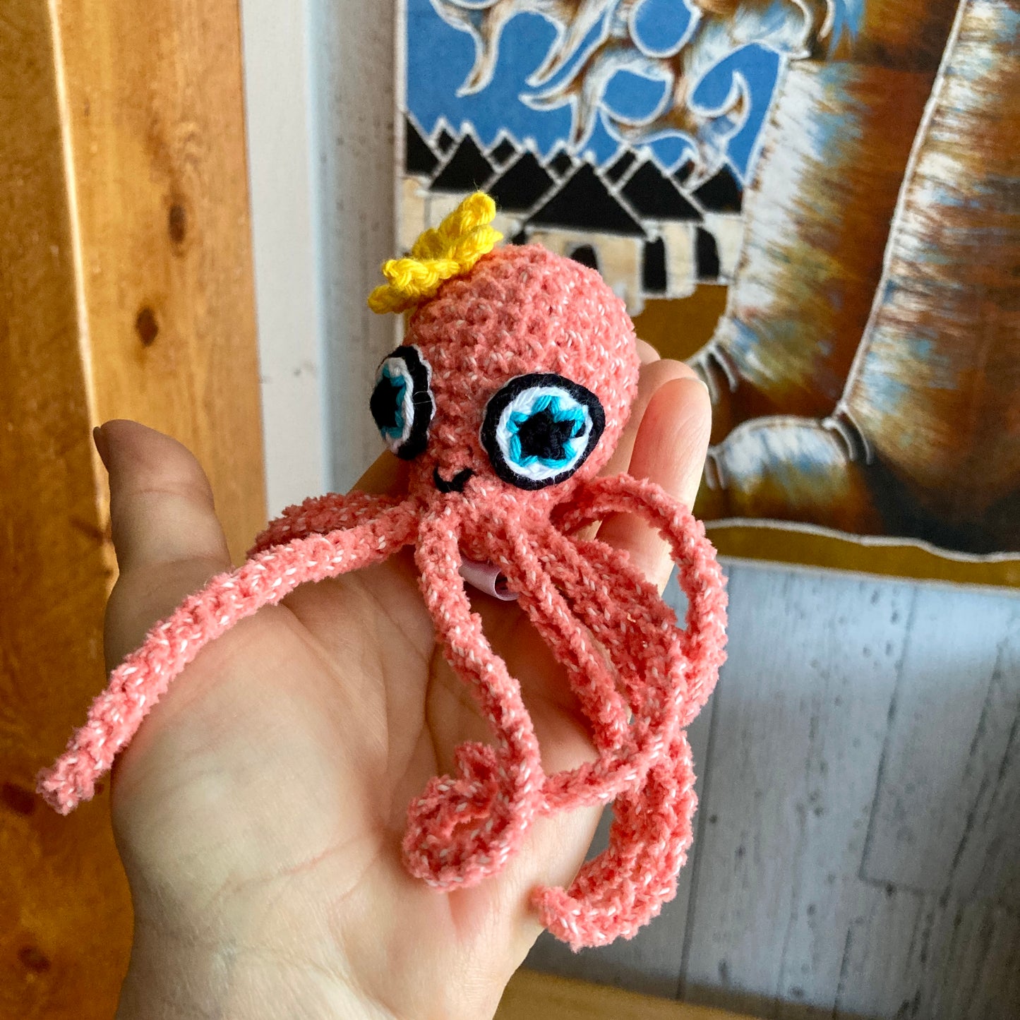 PORTE-CLÉS MINI OLLIE LA PIEUVRE CORAIL - Amigurumi qui BRILLE DANS LE NOIR