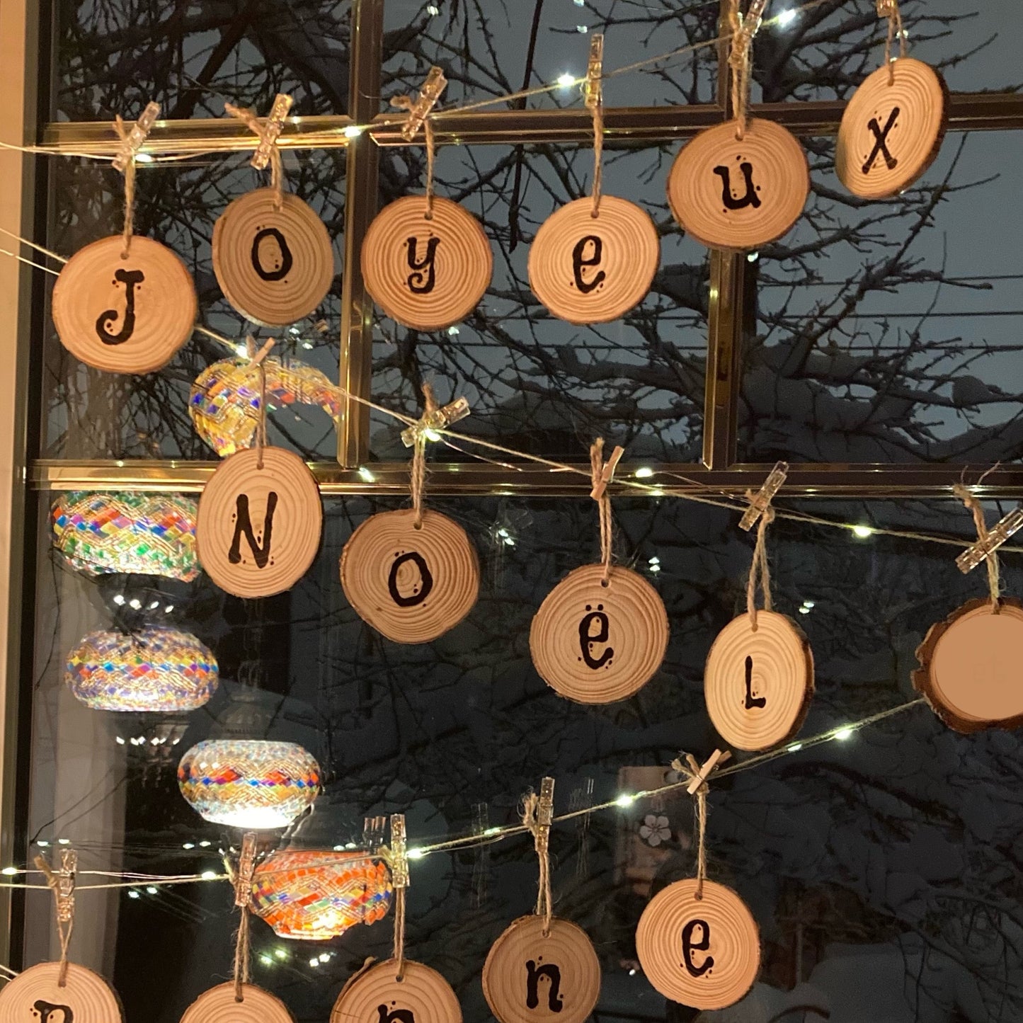 À SUSPENDRE - JOYEUX NOËL - ORNEMENT DE BOIS