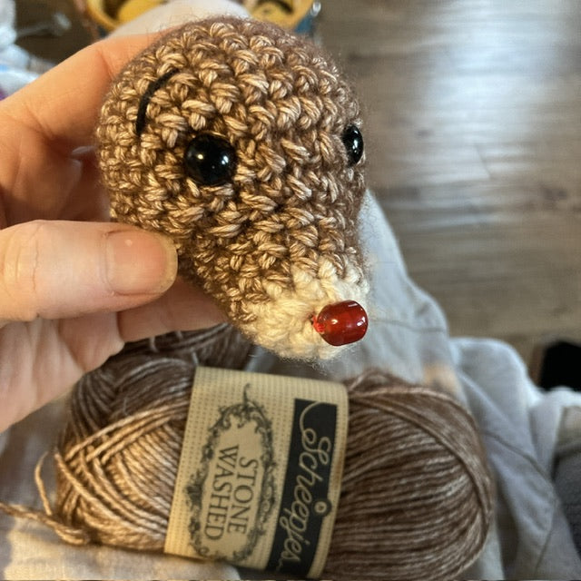 LE RENNE au NEZ ROUGE - PATRON GRATUIT AU CROCHET à télécharger, tutoriel PDF FRANÇAIS ou ANGLAIS