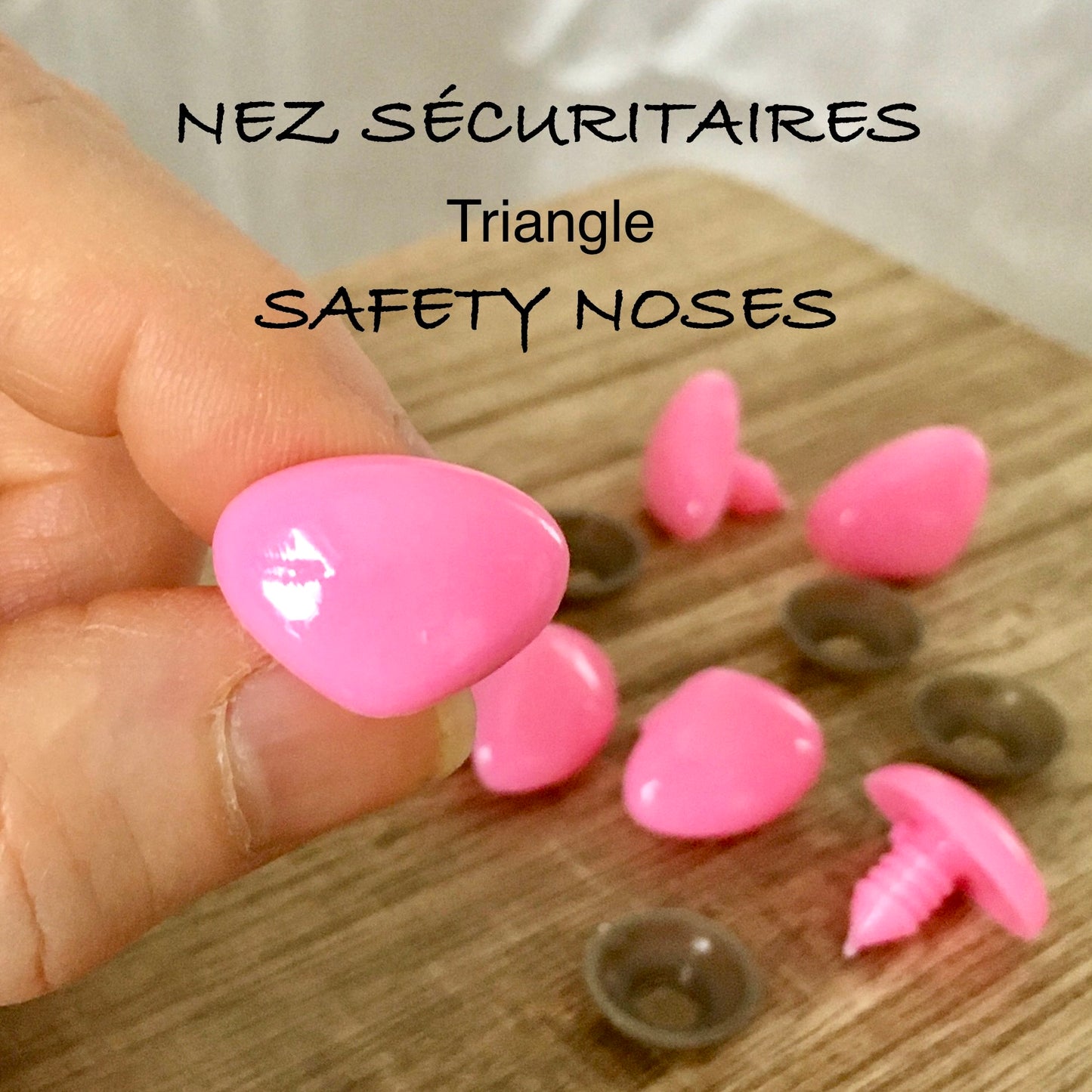 NEZ TRIANGLE ROSE