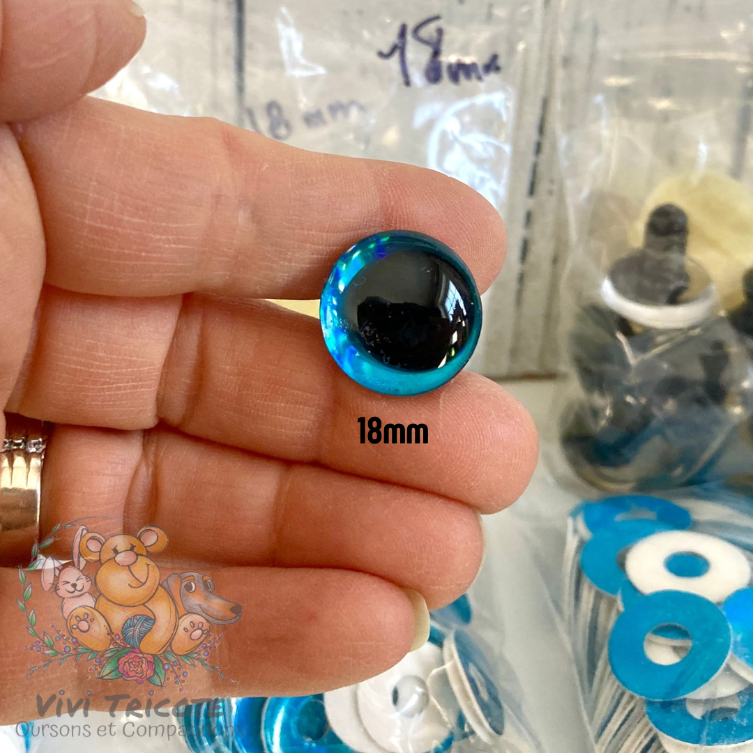 YEUX 3D DEMI-LUNE Bleu - 14mm - 16mm - 18mm - 20mm -25mm - 30mm -35mm