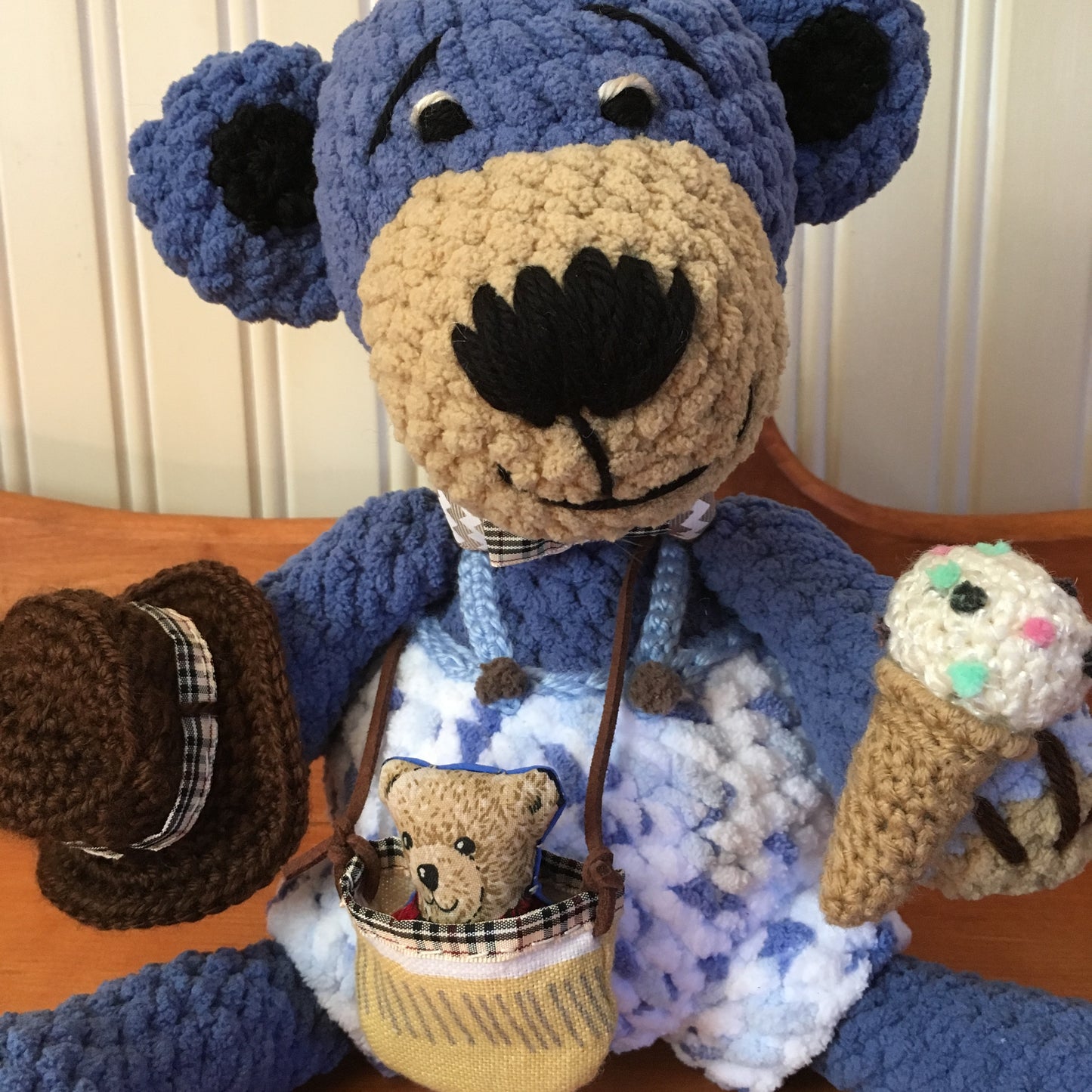 BRUNO - La PELUCHE OURSON à grosse bedaine (Série Collectionneurs)