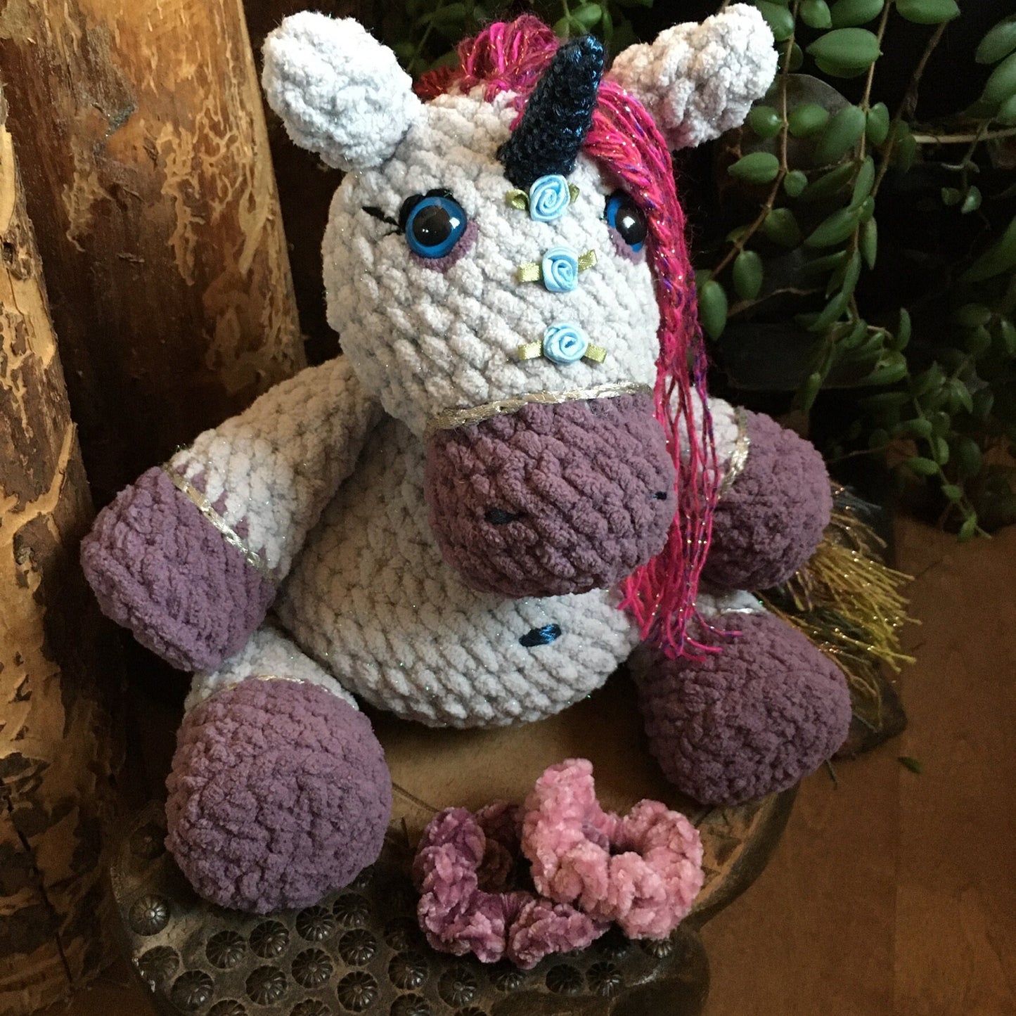 TESSA, LA LICORNE BLING-BLING À COIFFER aux couleurs scintillantes gris et mauve, cadeau unique très girly, Peut être personnalisée en TOUTOU DE NAISSANCE