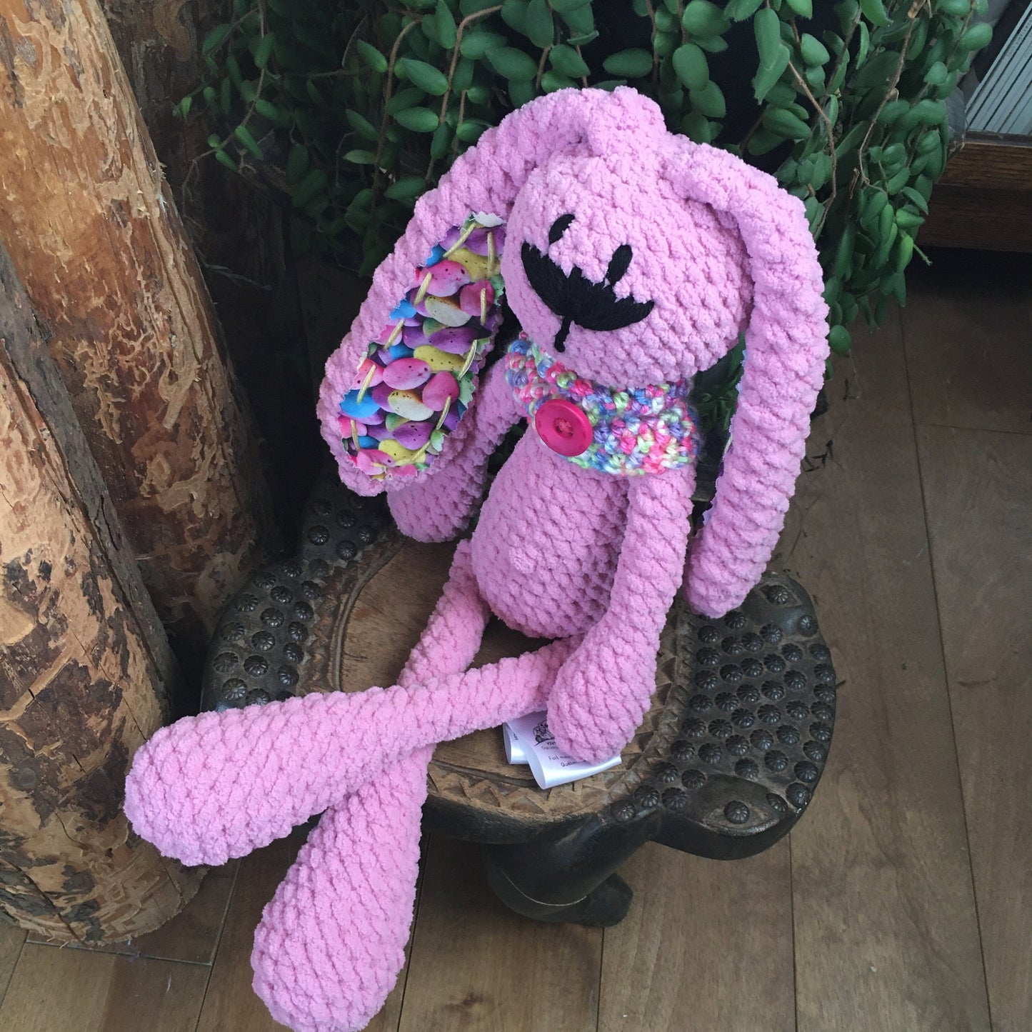 *The pink RABBIT with long legs and long ears, the ideal gift for Easter, can be personalized in born plushie