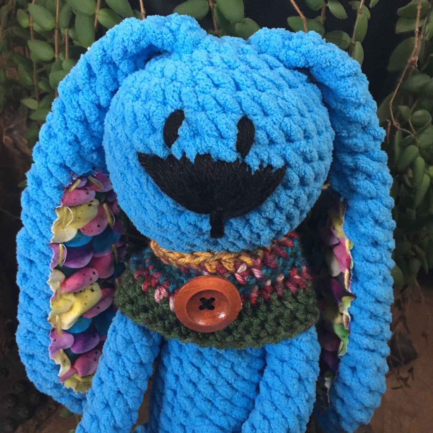 Le LAPIN bleu aux longues pattes et longues oreilles, le cadeau idéal pour Pâques, Peut être personnalisé en TOUTOU DE NAISSANCE